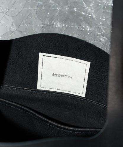 The interior features one pocket.
