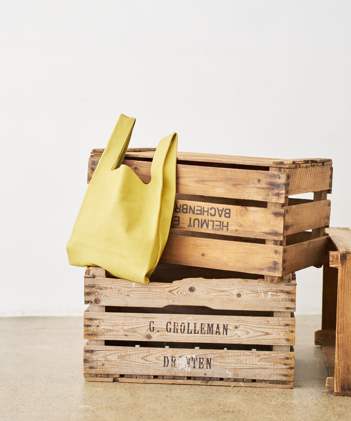 Reji bukuro - pistachio yellow / pigskin Hallie