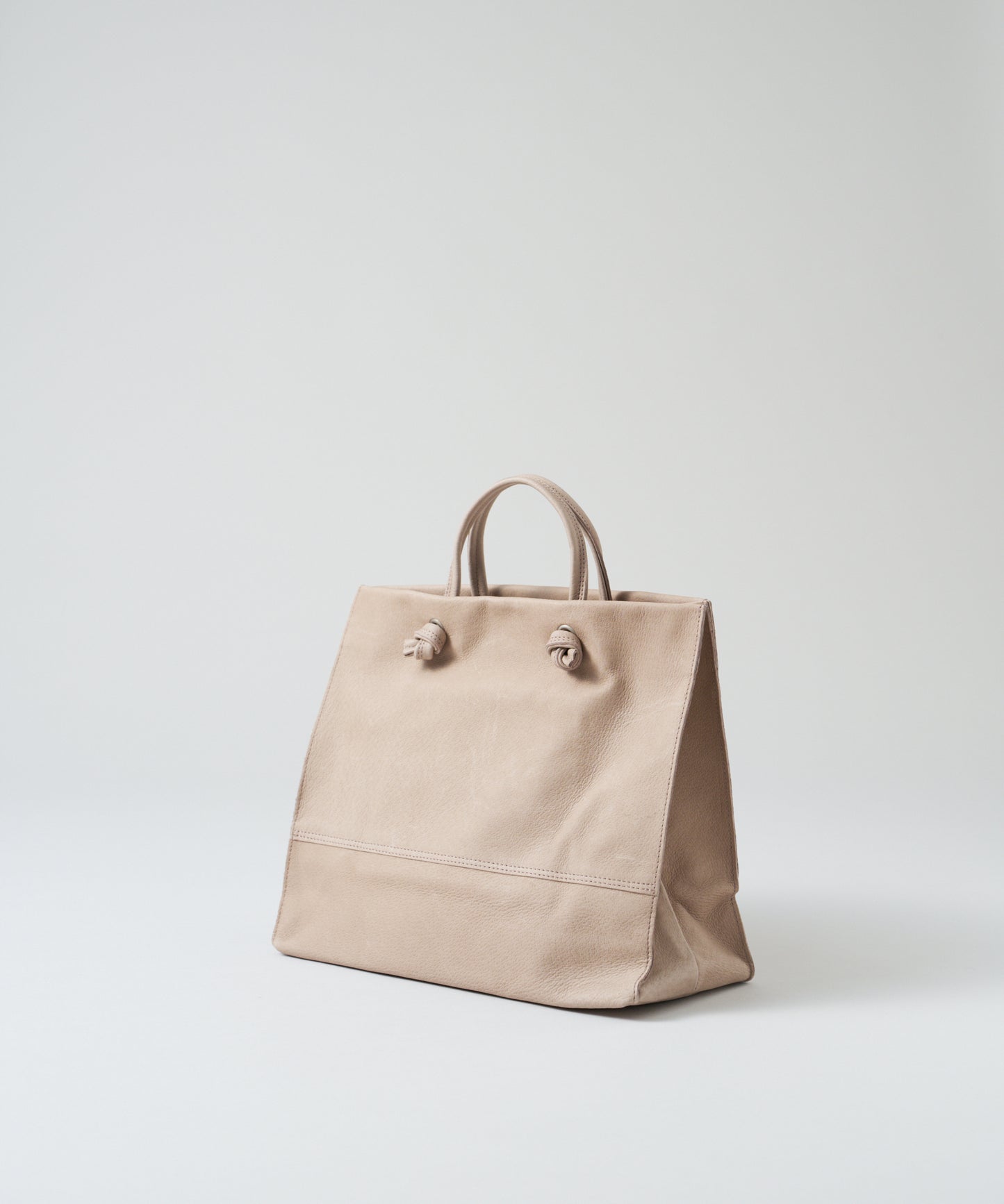 #30 / 日間購物者 / 豬皮“HALLIE”