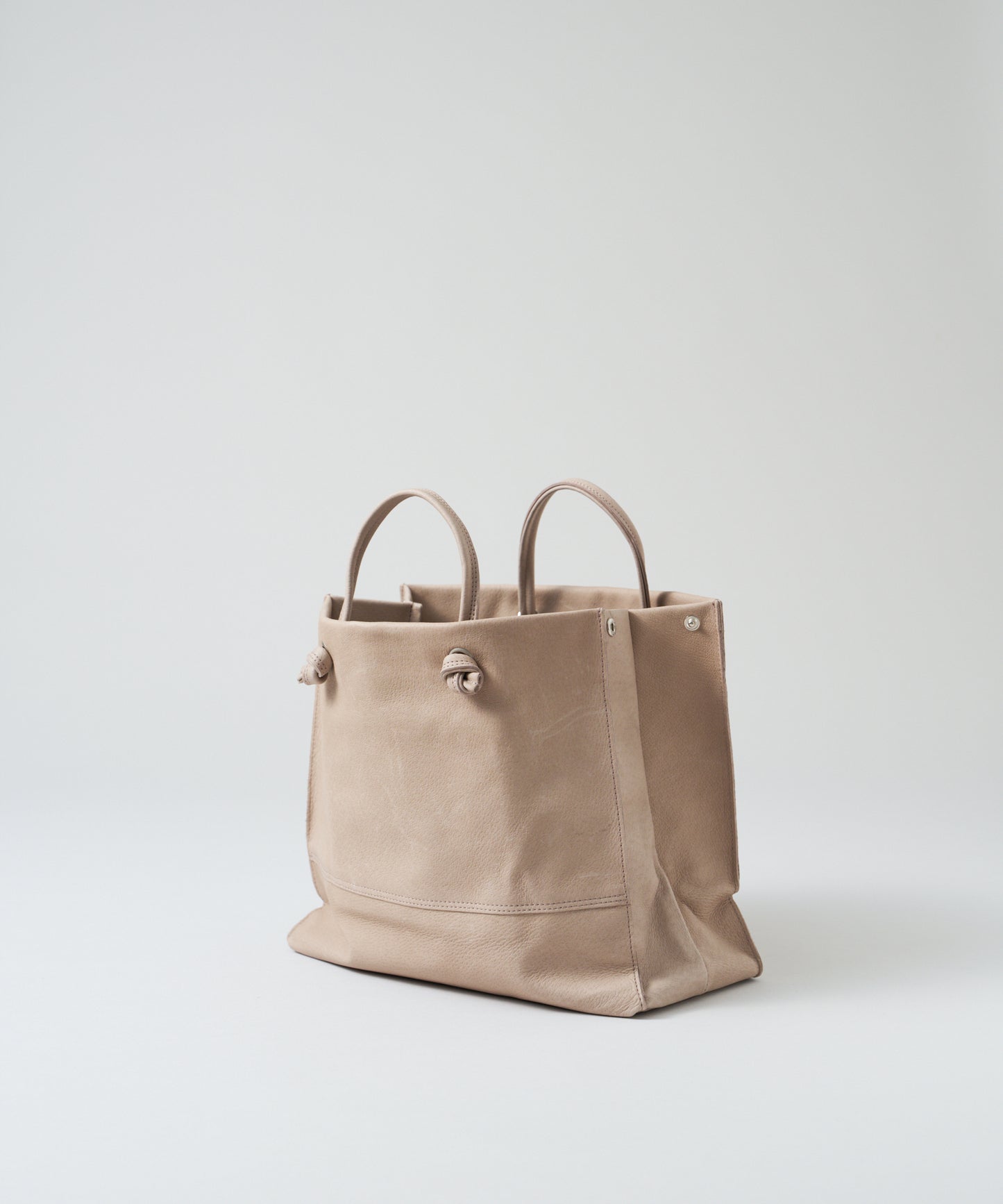 #30 / 日間購物者 / 豬皮“HALLIE”