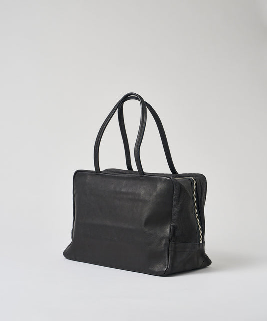 #30/ Square duffel bag M (black) / pigskin "HALLIE"