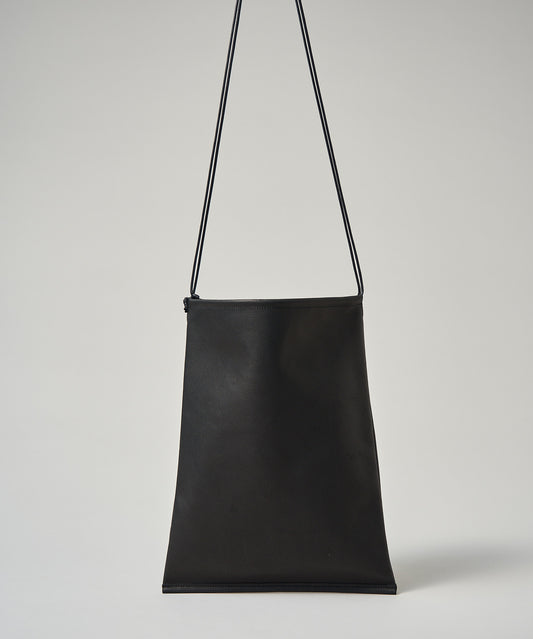#30 / Flat Shoulder Bag (black) / Pigskin "HALLIE"