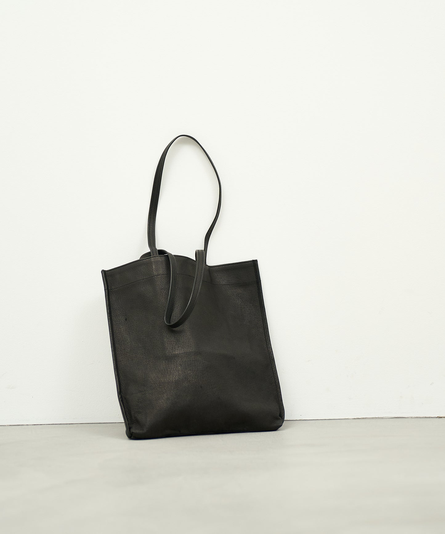 #30 / Document Tote Bag / Pigskin "HALLIE"