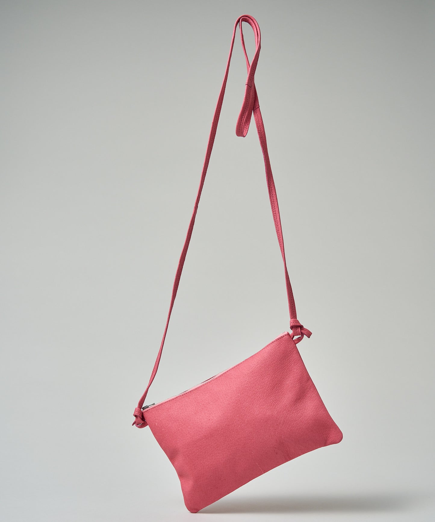 #30 / Pouch bag (magenta) / pigskin "HALLIE"