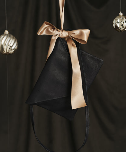 #30 / 三角翻盖（黑色）/ 猪皮“HALLIE”