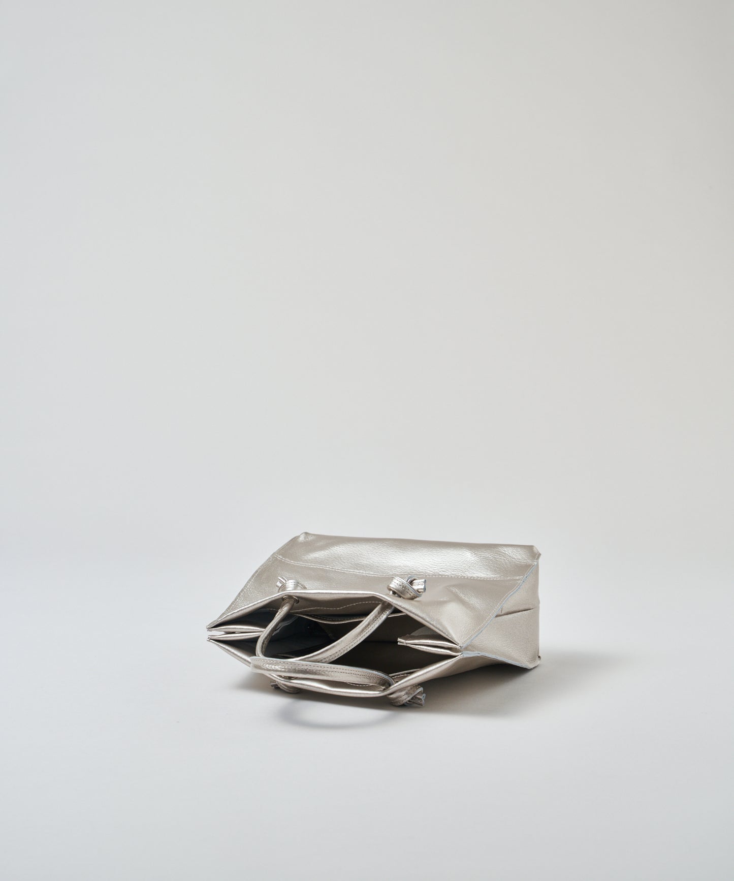 #36/迷你购物袋（银色）/猪皮“LUSTRA” 