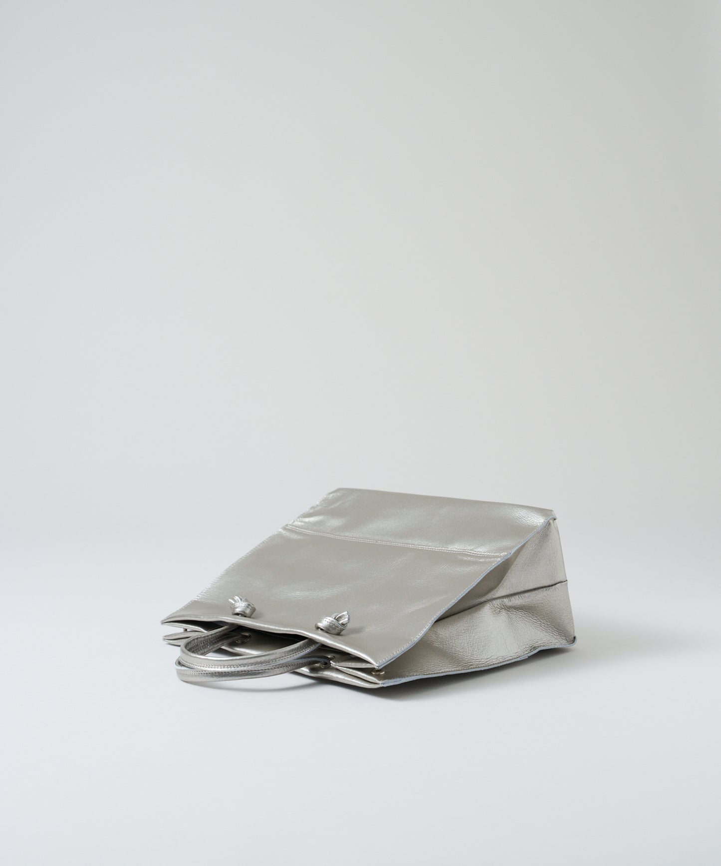 #36/ 日常购物袋 (银色) / 猪皮“LUSTRA” 