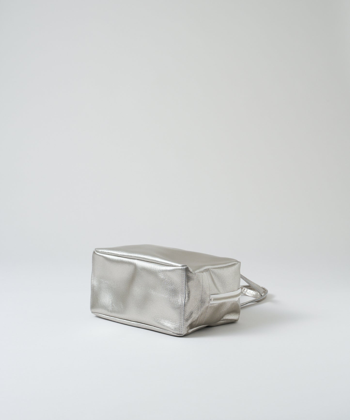 #36/ Square duffel XS (silver) / pigskin "LUSTRA"