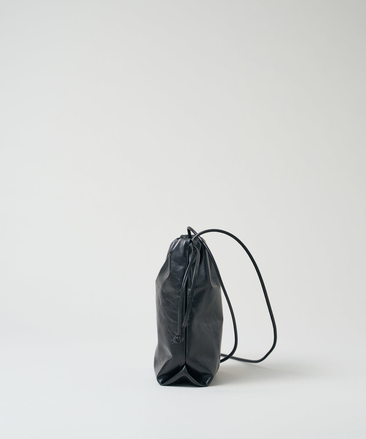 《Limited 5%》Stem Draw - Black / cowhide Aperto