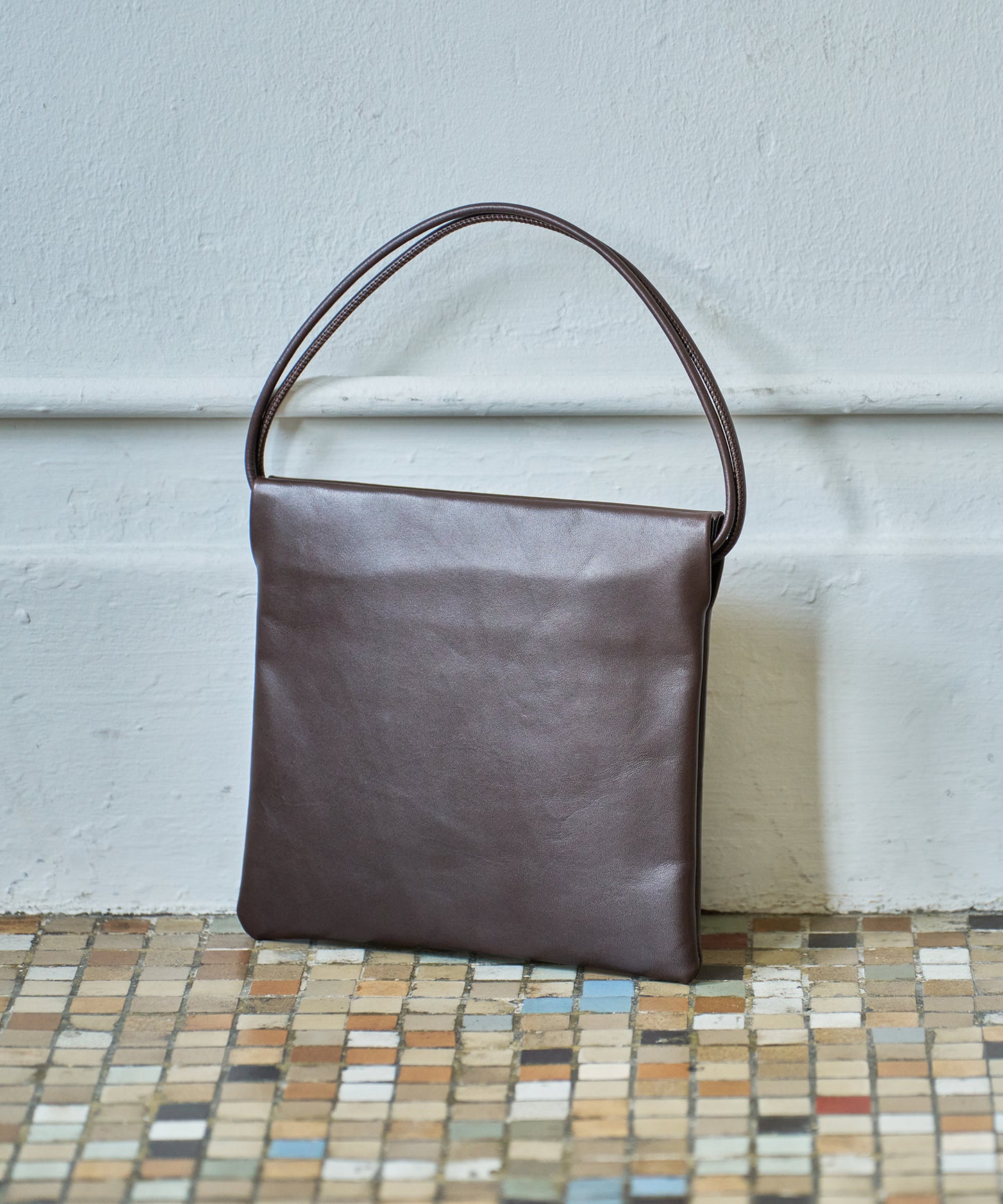 #45/ Float mini tote (苦棕) / 牛皮 "APERTO" 