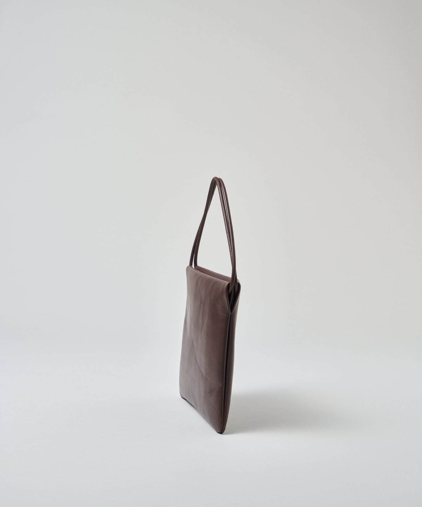 #45/ Float mini tote (苦棕) / 牛皮 "APERTO" 