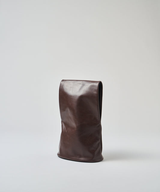 #45/ Sleeve tote (bitter brown) / cowhide "APERTO"