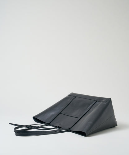 《Limited 5%》Trim Tote - Black / cowhide Aperto