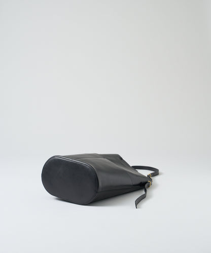 #45/ 光滑路径 / 牛皮“APERTO”