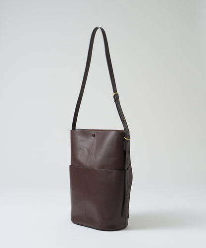 #45/ 光滑路径（苦棕色）/ 牛皮“APERTO”