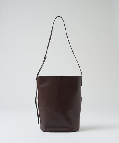 #45/ 光滑路径（苦棕色）/ 牛皮“APERTO”