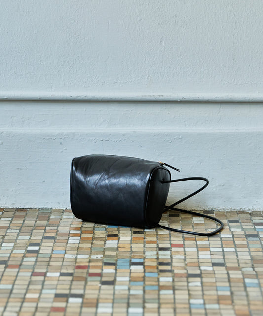 #45/ Float mini shoulder (black) / cowhide "APERTO"