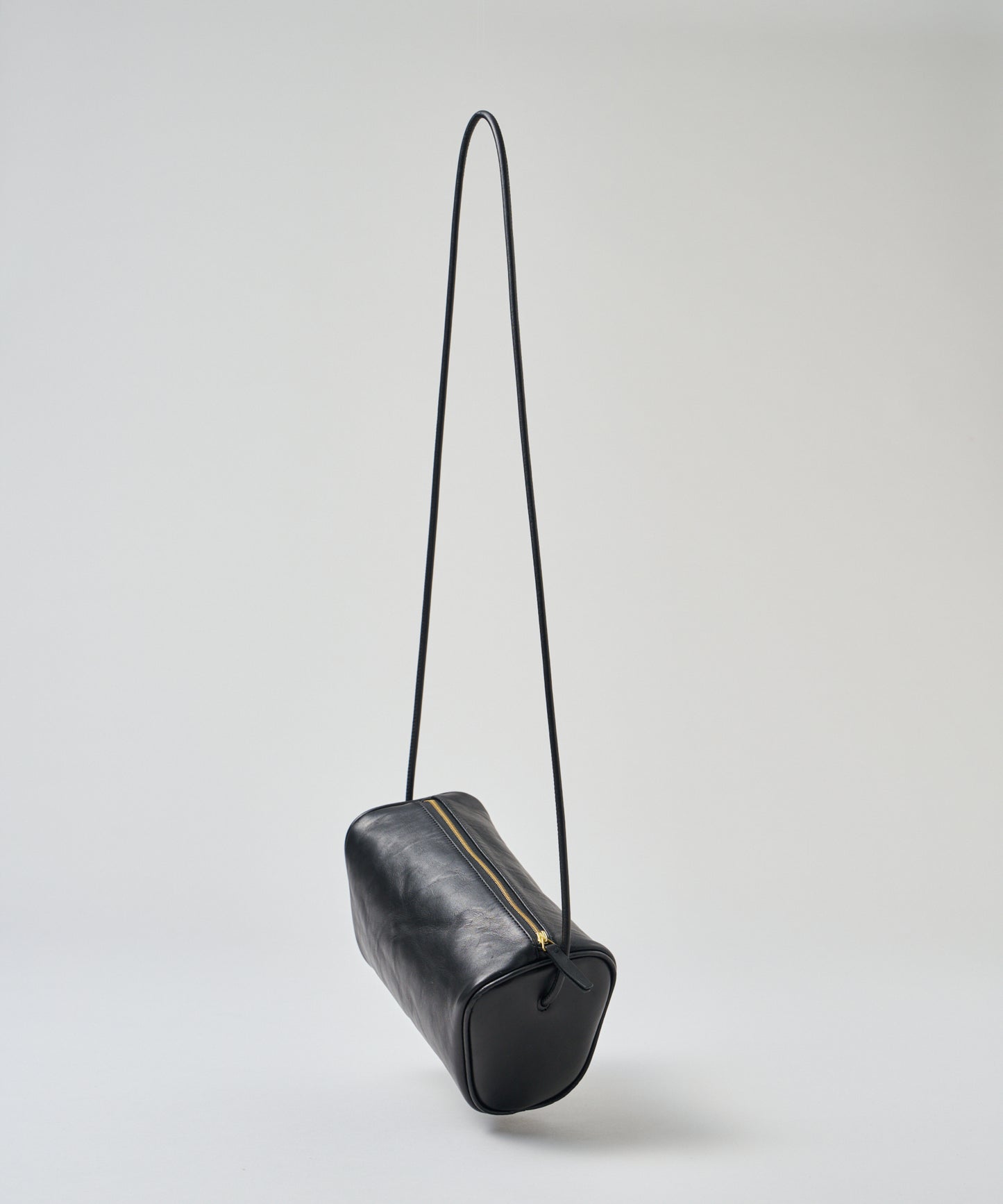 #45/ Float 迷你肩包 (黑色) / 牛皮 "APERTO" 