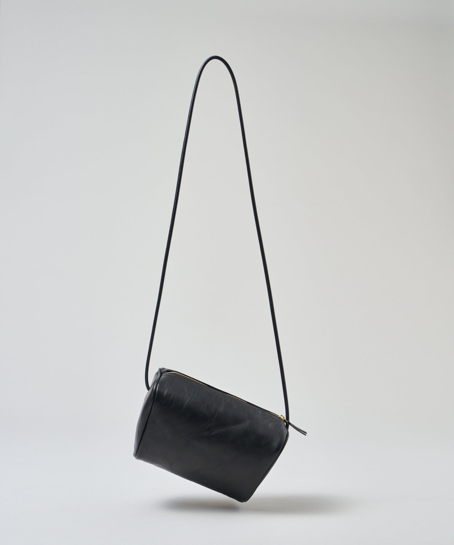 #45/ Float 迷你肩包 (黑色) / 牛皮 "APERTO" 