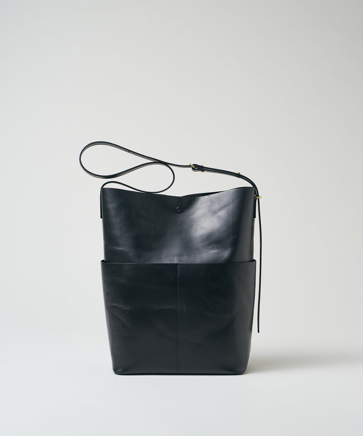 《Limited 5%》Sleek Path Cargo - Black / cowhide Aperto