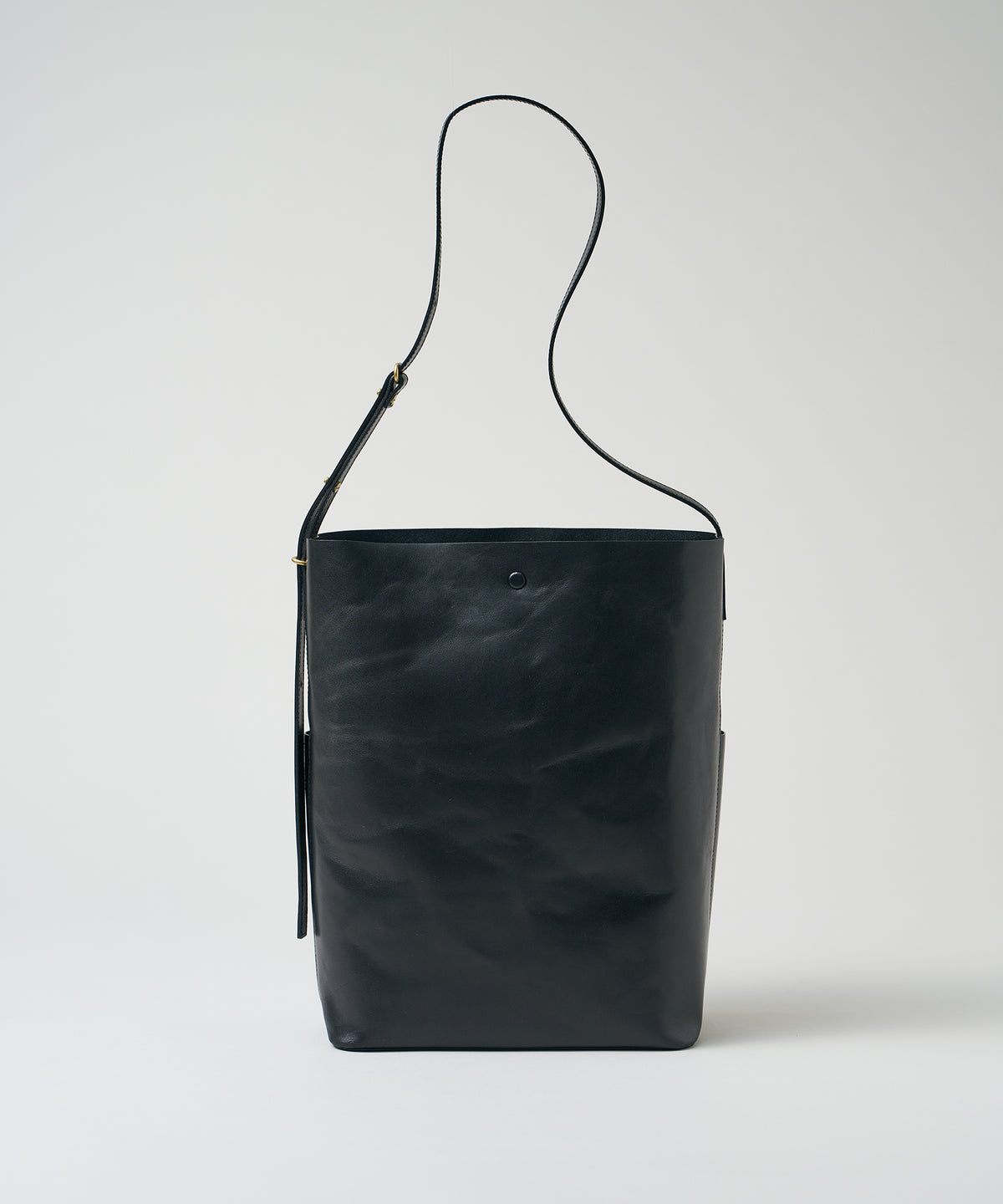 《Limited 5%》Sleek Path Cargo - Black / cowhide Aperto