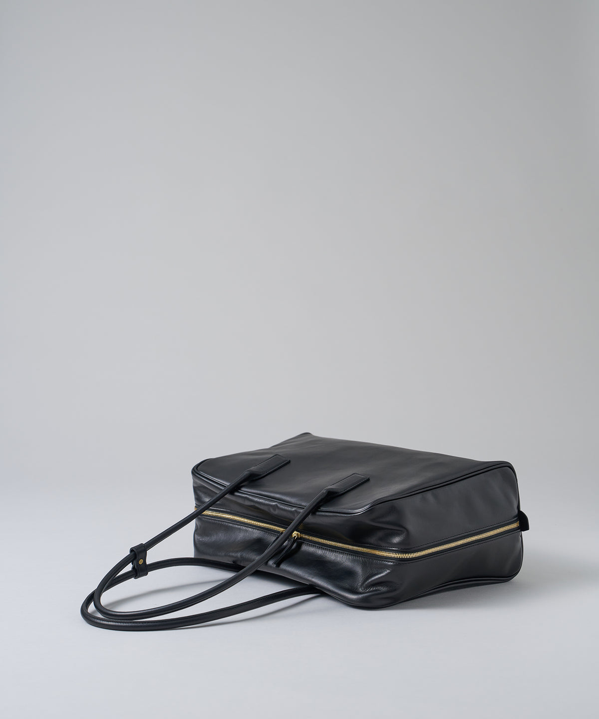 《Limited 5%》Contour Boston M - Black / cowhide Aperto