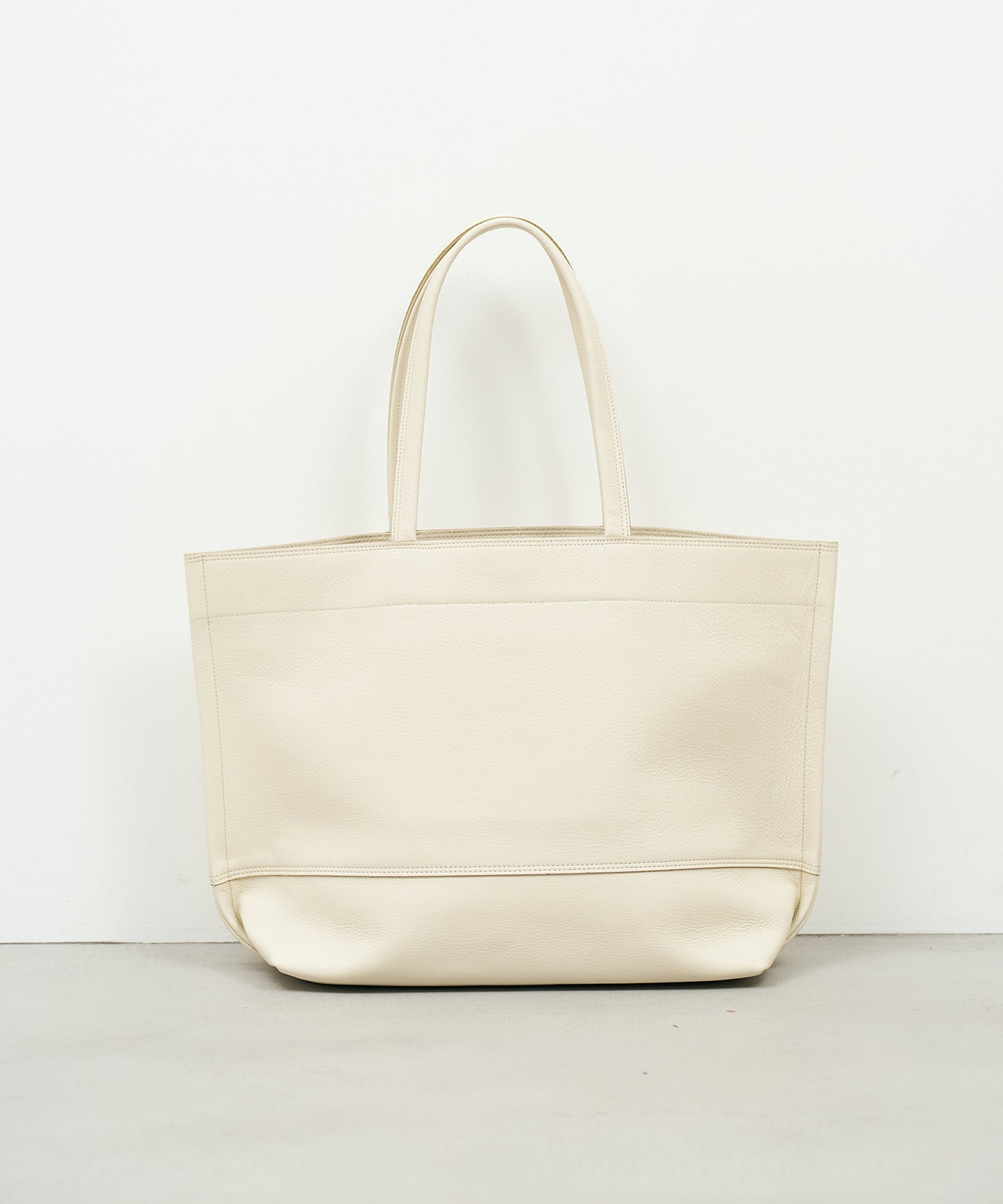 EOS / #52 / 寬大手提包 L / 牛皮“VALENCIA”