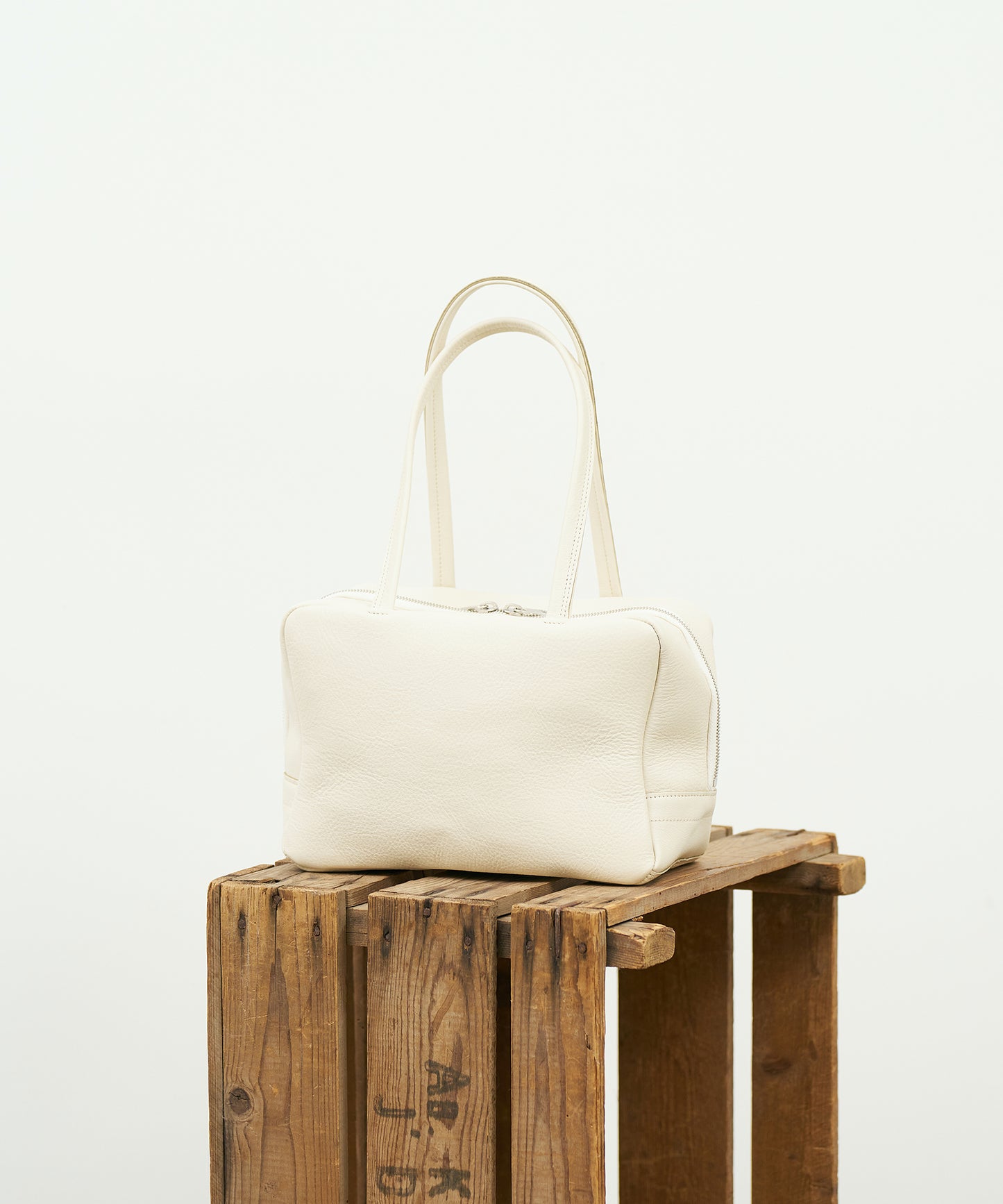 EOS / #52 / 方形行李袋 XS / 牛皮“VALENCIA”