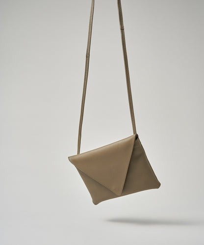 #53 / Triangle flap / cowhide "EN"