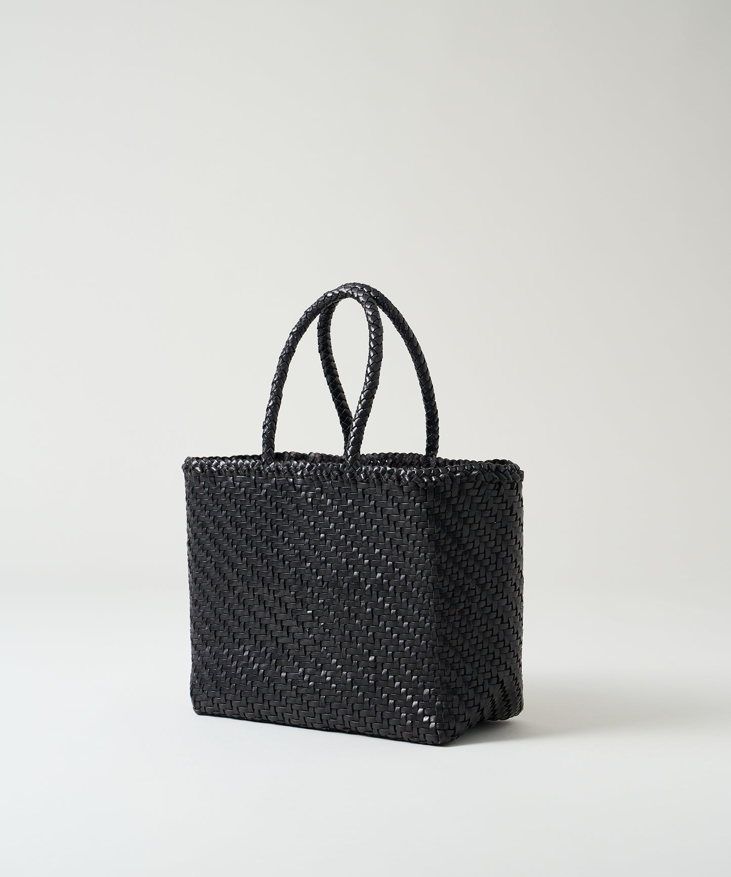 #57/ Mercado 手提袋（黑色）/ 牛皮“BUFFALO MESH” 