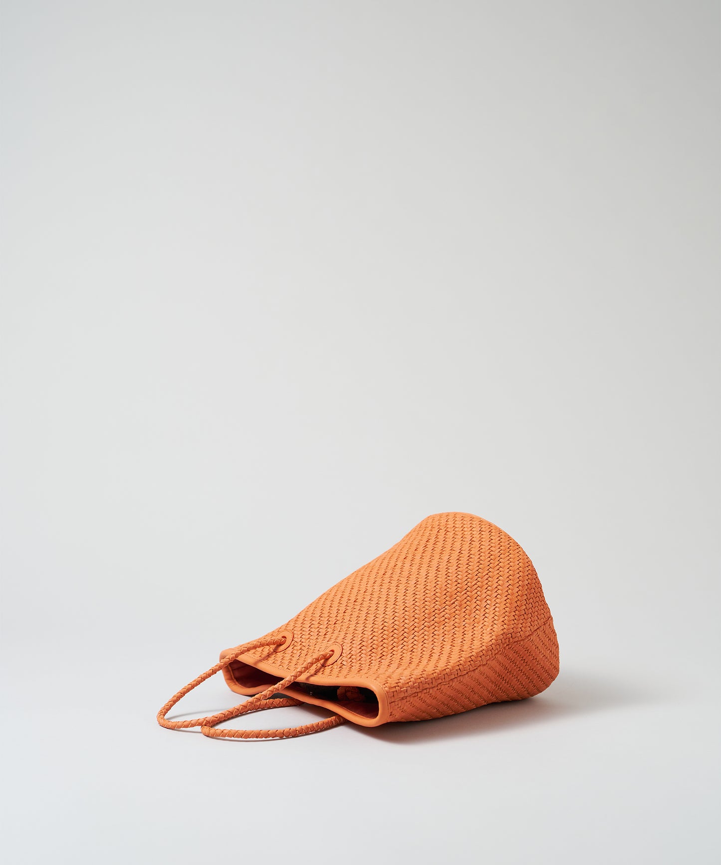Basket - orange / sheepskin Sheep mesh