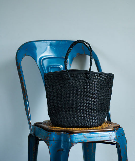 Basket - black / sheepskin Sheep mesh