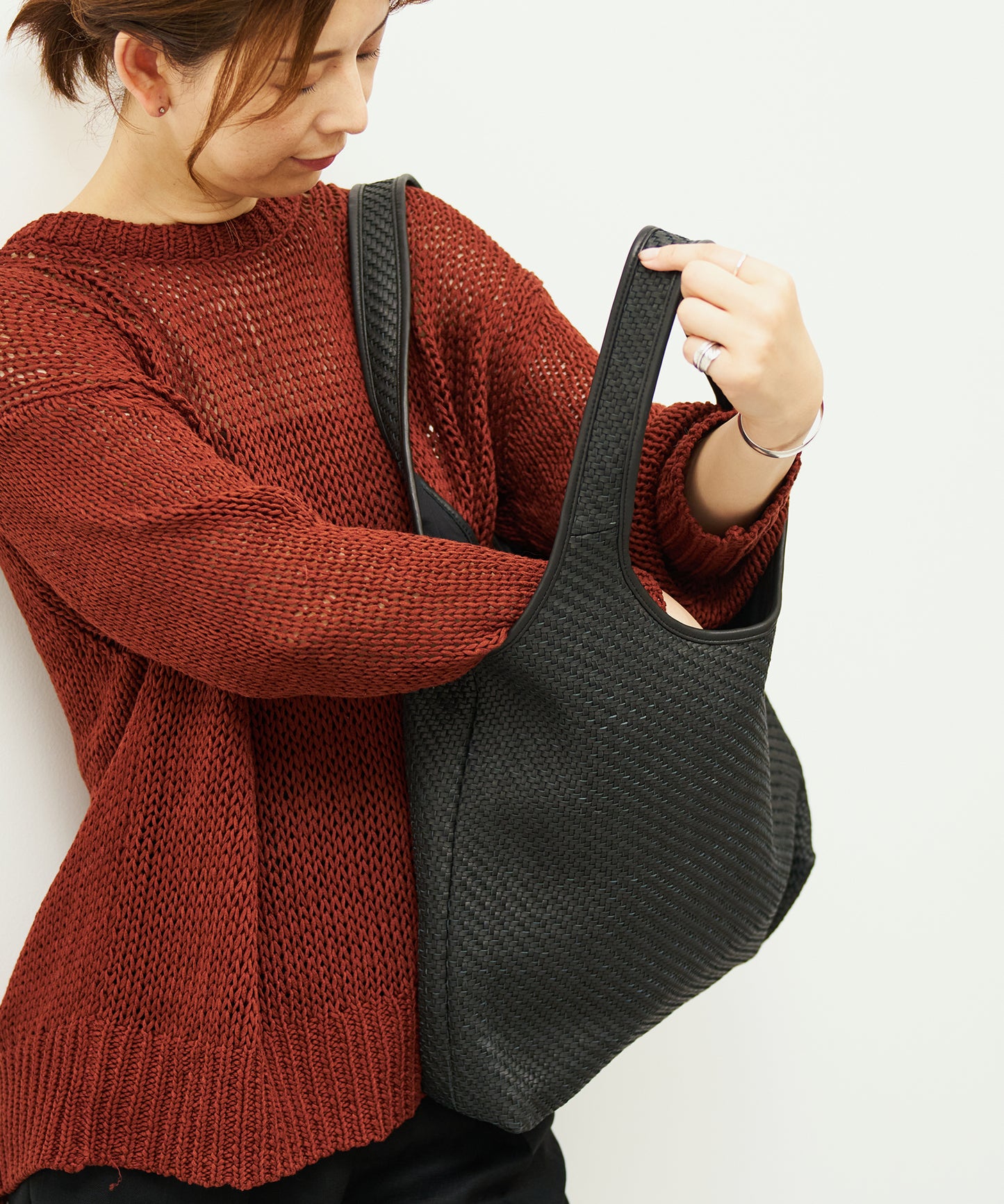 #60/ Metro Carry（黑）/ 羊皮“SHEEP MESH” 