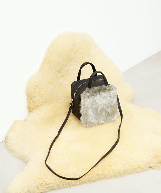 #88a / Cube pochette / Pigskin "HALLIE × Craft fur"