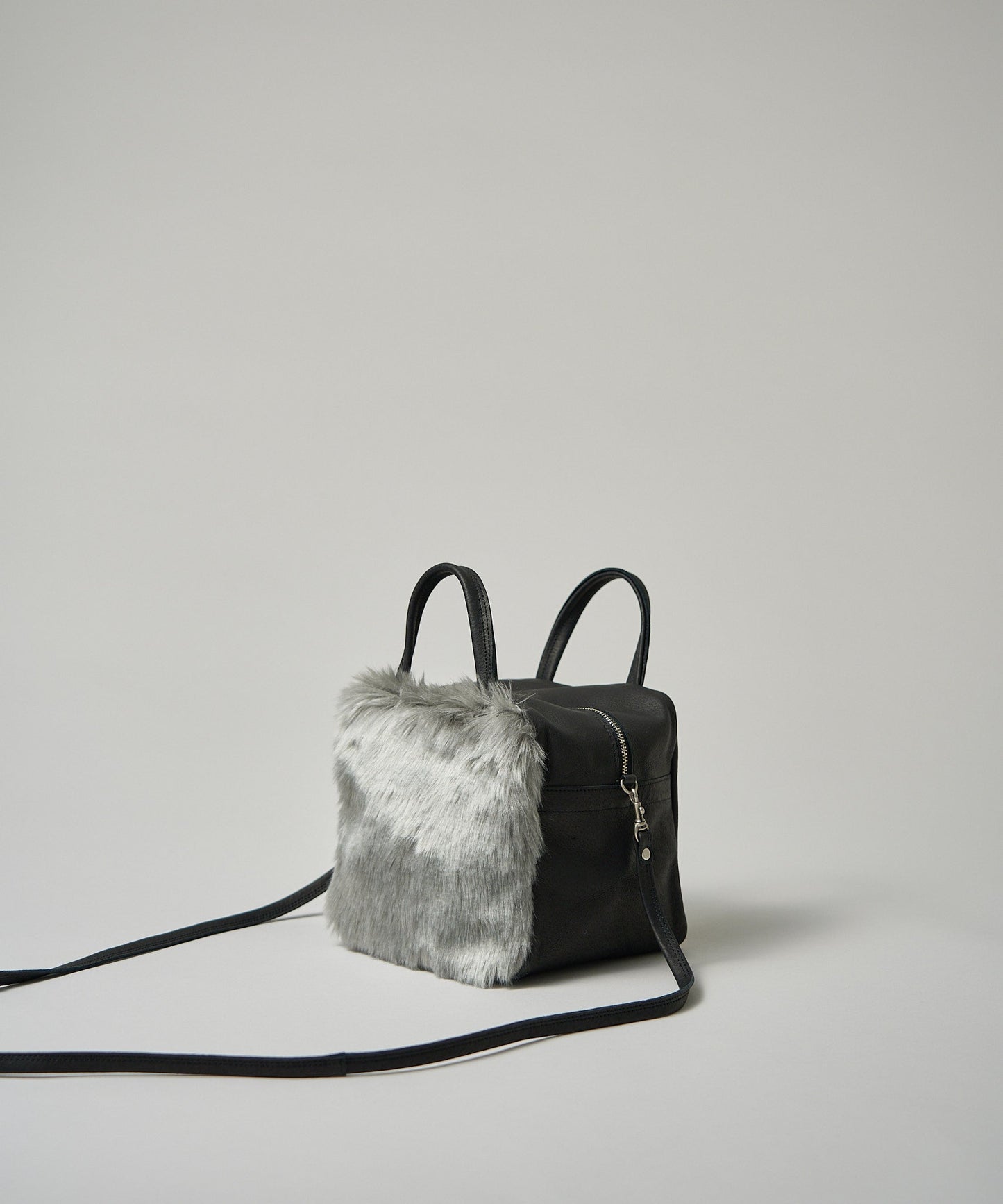 #88a / Cube pochette / Pigskin "HALLIE"×faux fur.