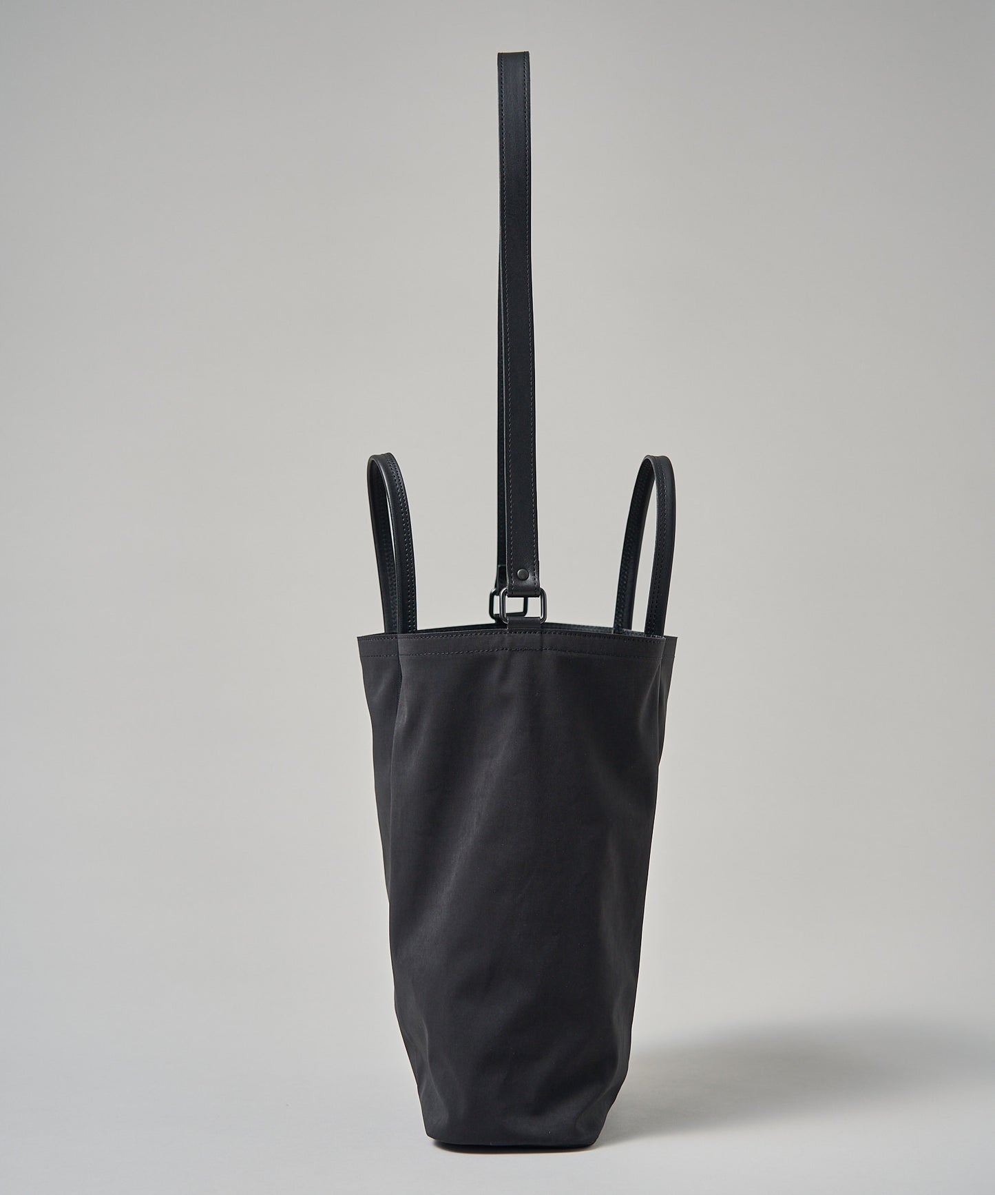 【9/6発売】tote con estructura / nailon "Nailon de alta densidad" 