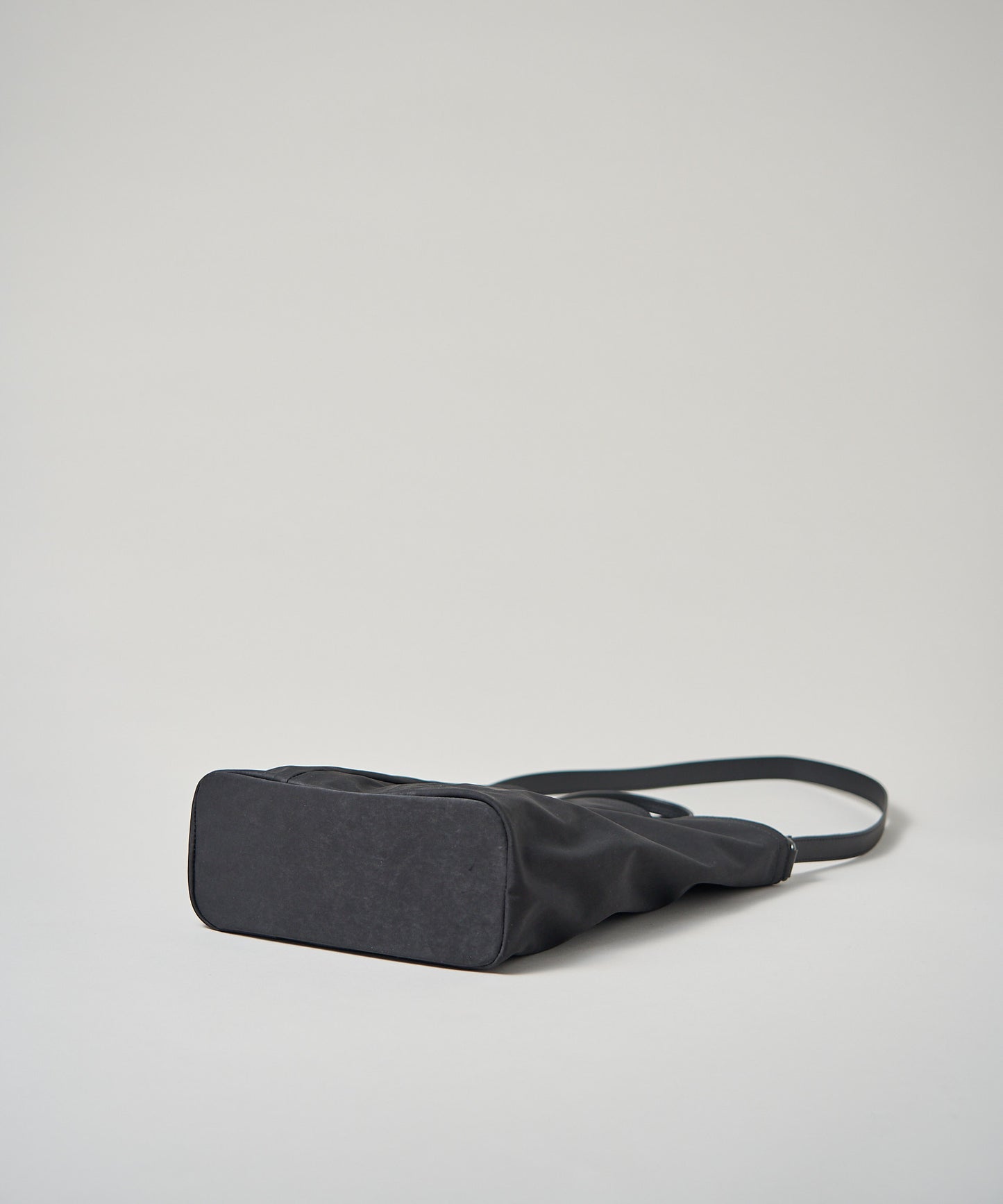 【9/6発売】tote con estructura / nailon "Nailon de alta densidad" 