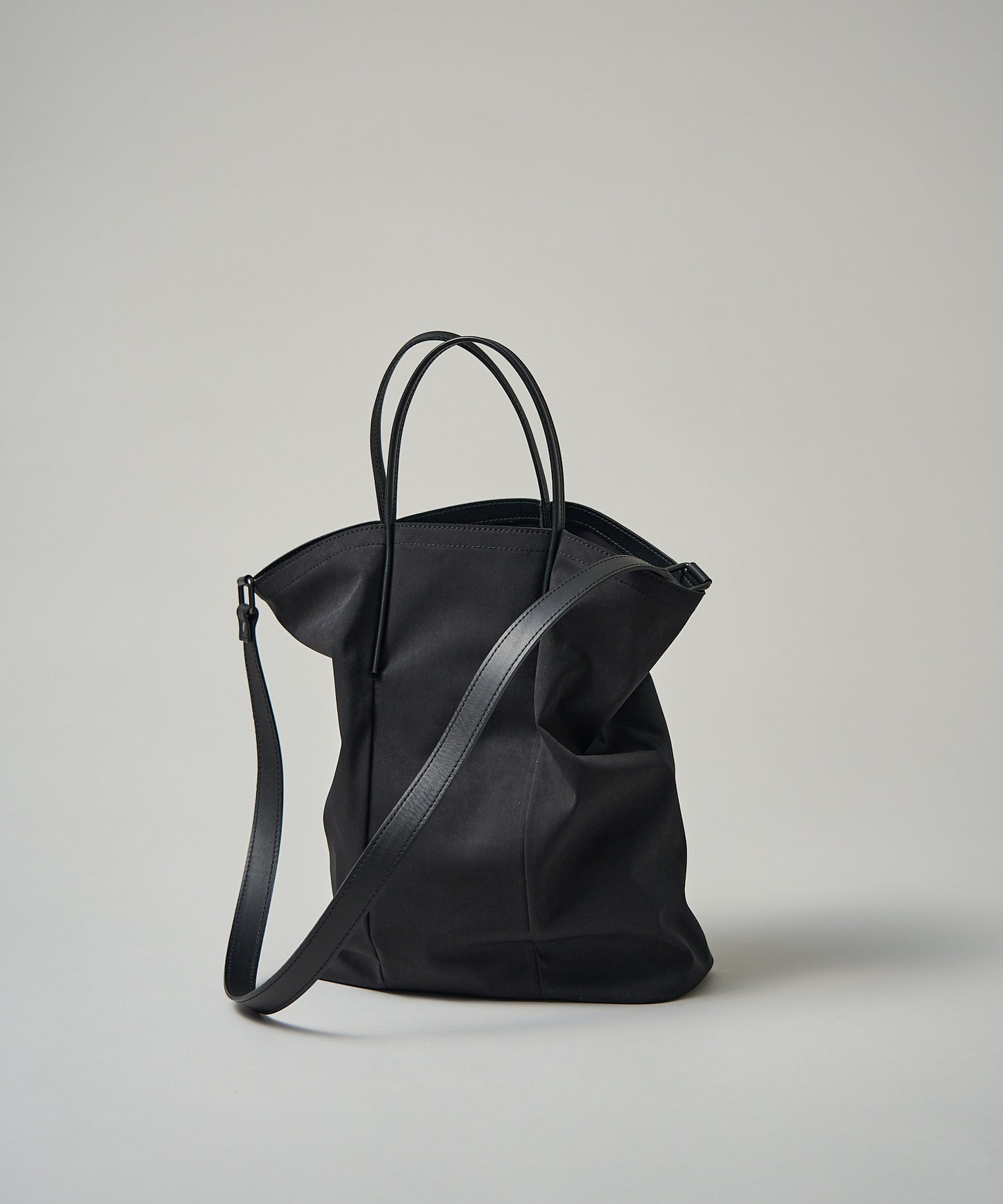 #89 / Frame tote / nylon "High density nylon"