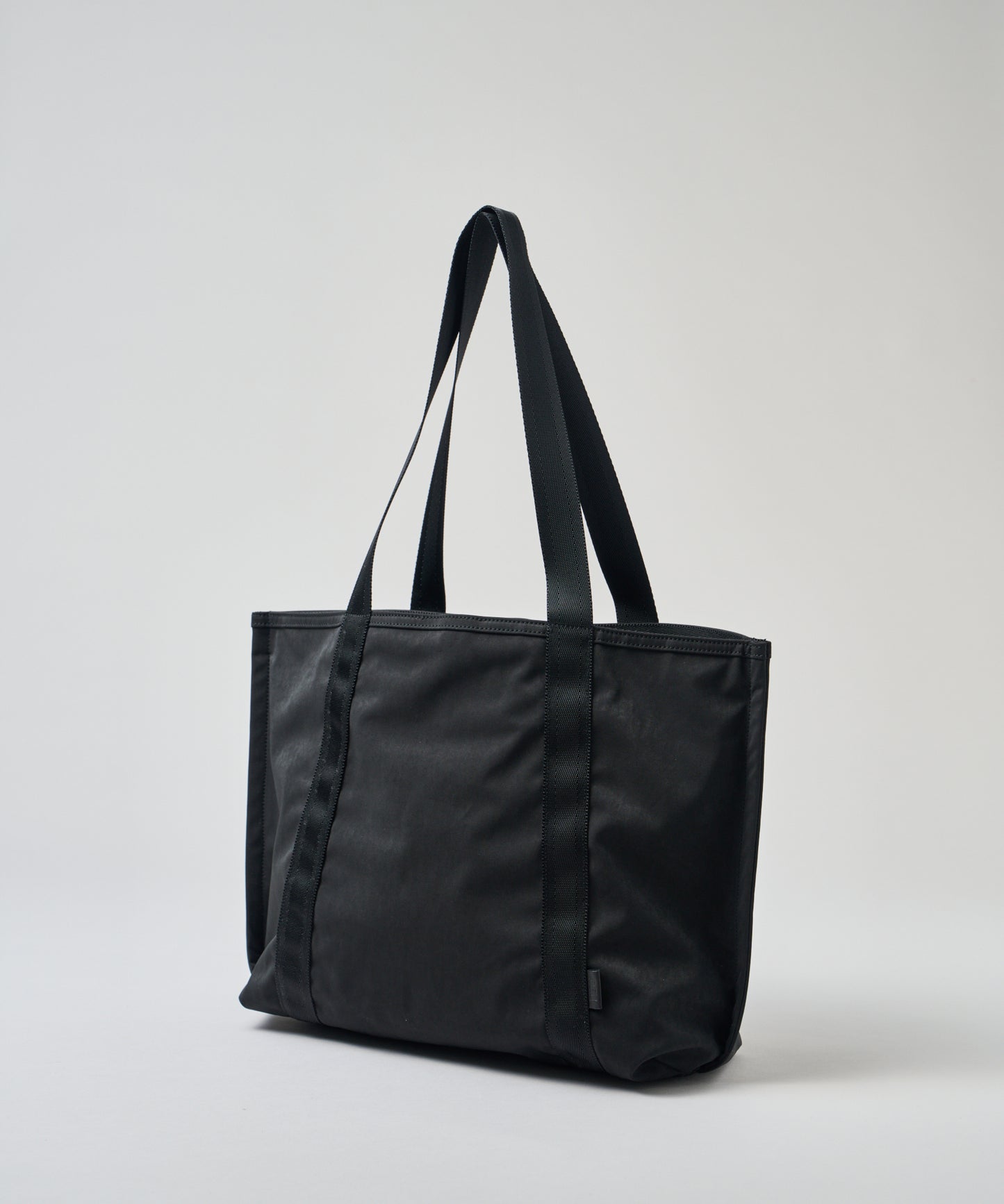 #89/ Belt Line Tote (黑色) / HD NYLON 