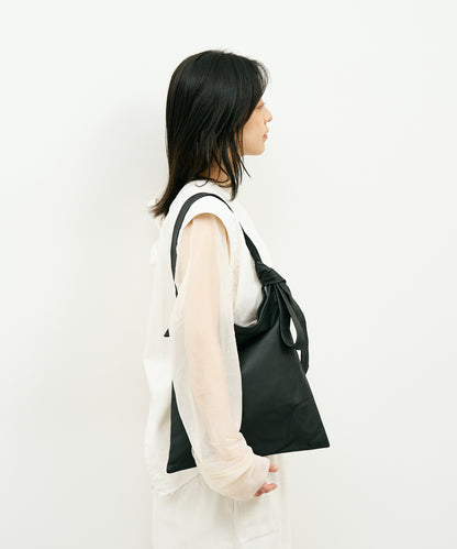 #11 / 方形單肩包 S（黑色）/ 山羊皮“BARE” 