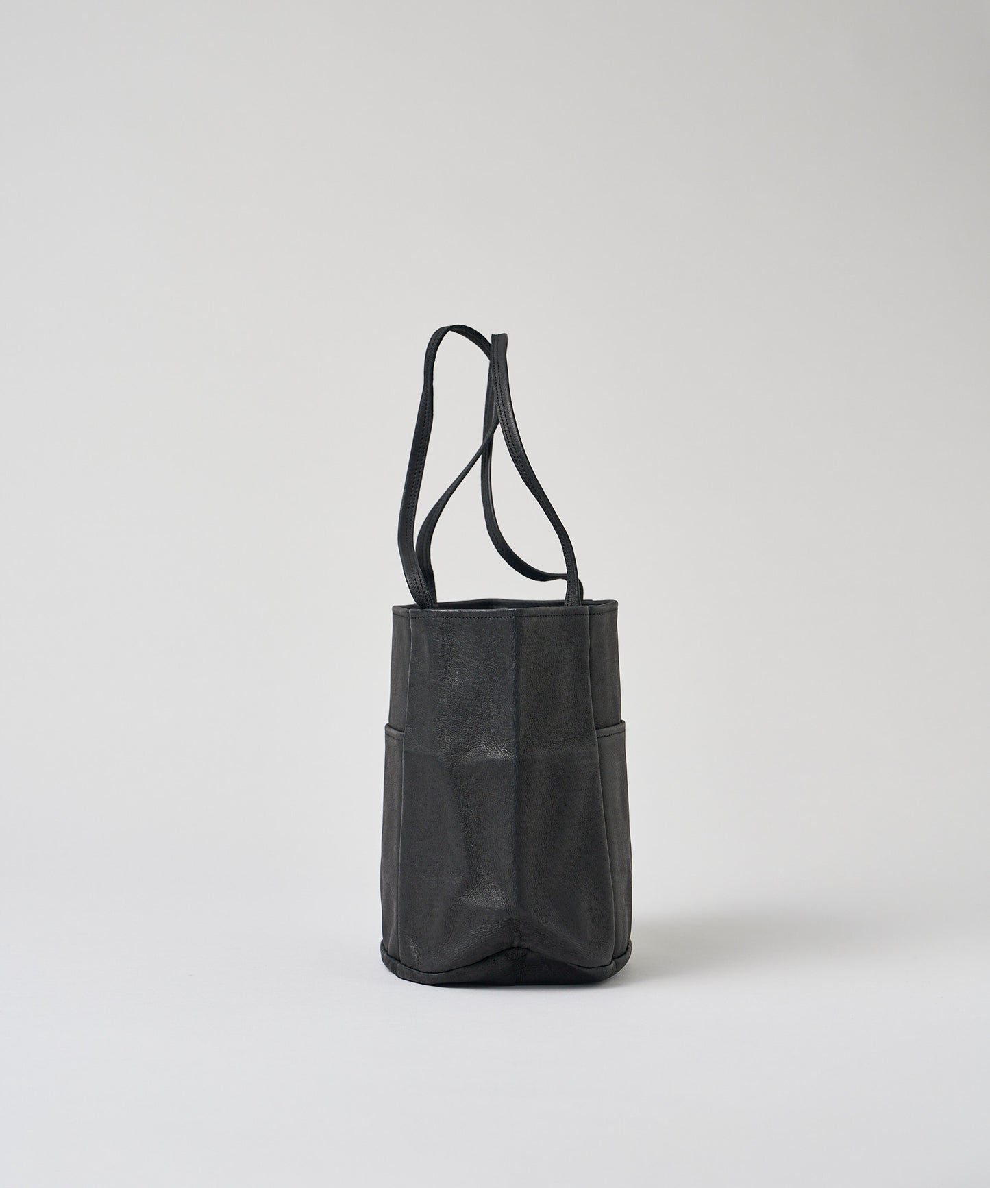#30 / Bucket tote bag (black) / pigskin "HALLIE"