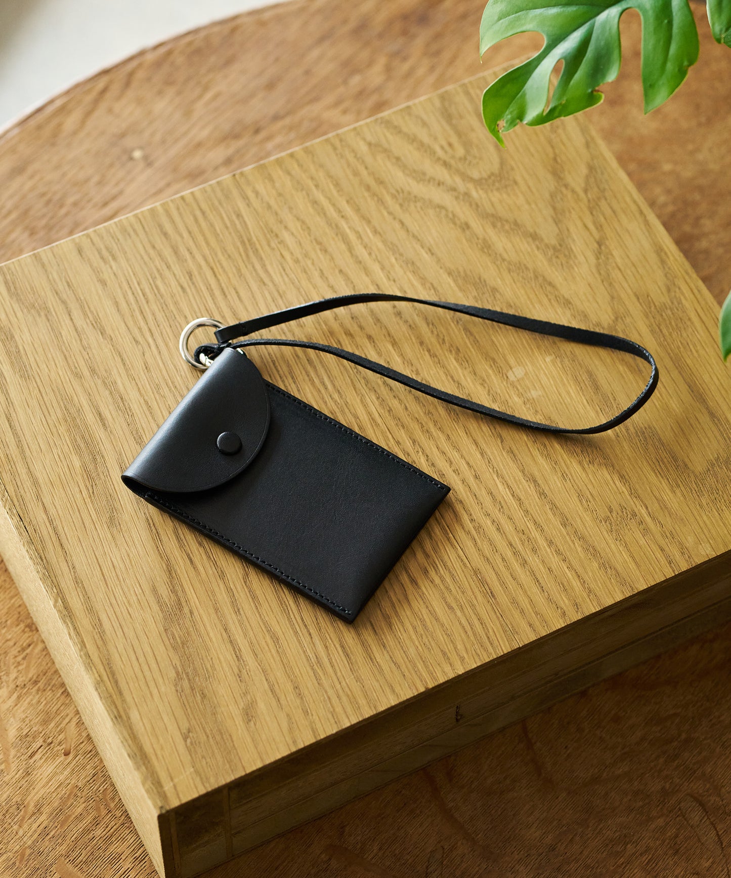 Billet Cardholder -Black / cowhide Alabaster