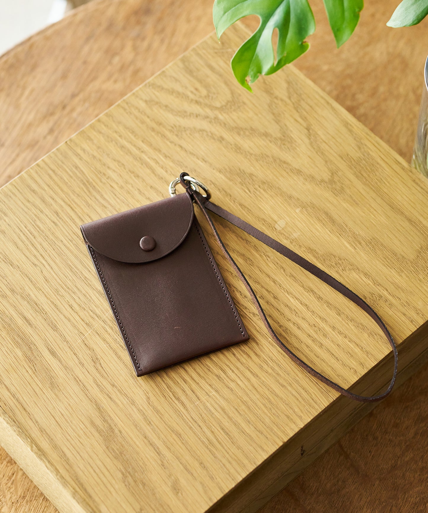 Billet Cardholder - Bitter brown / cowhide Alabaster