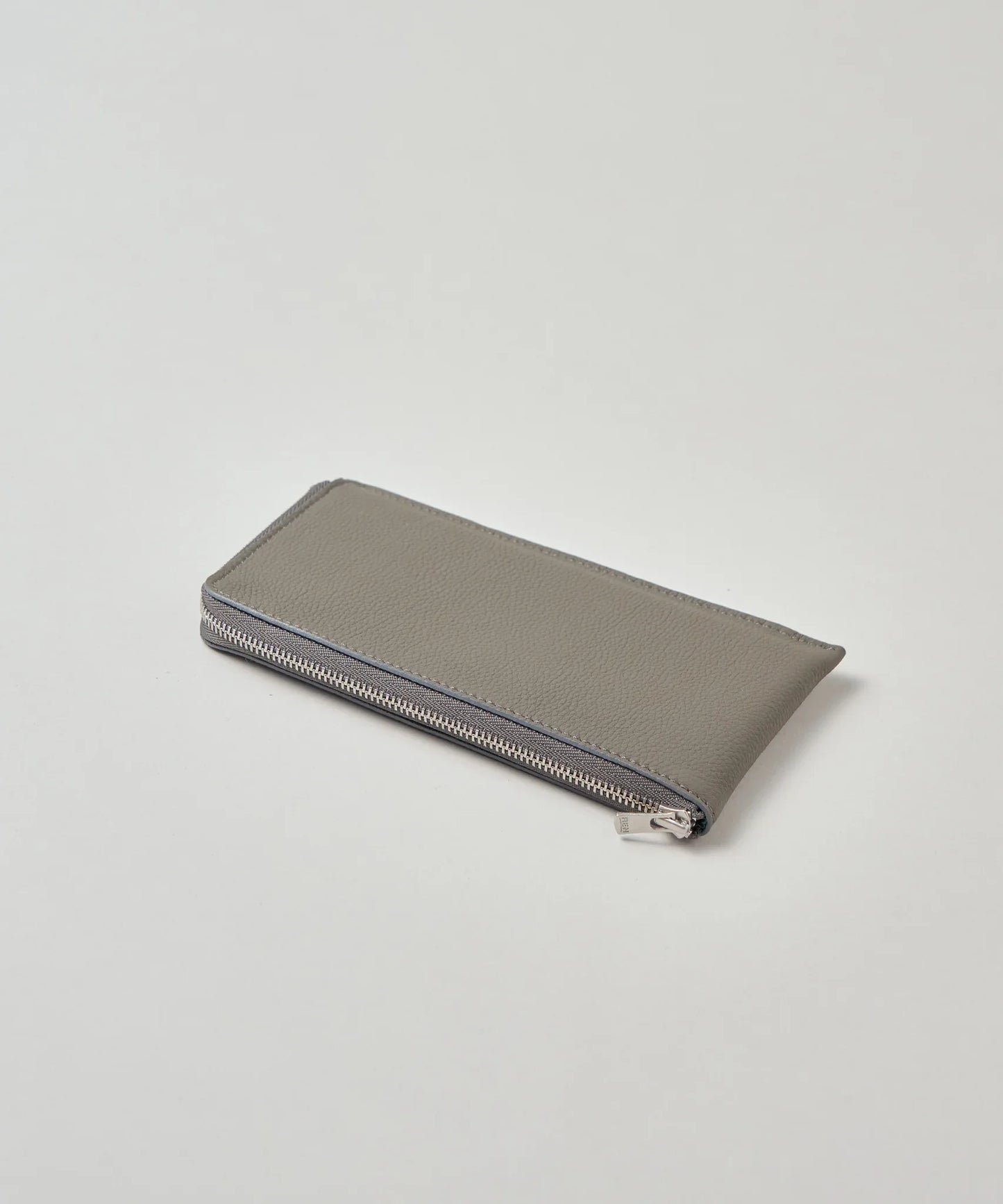 Flat long wallet - matte gray / cowhide Bubble calf