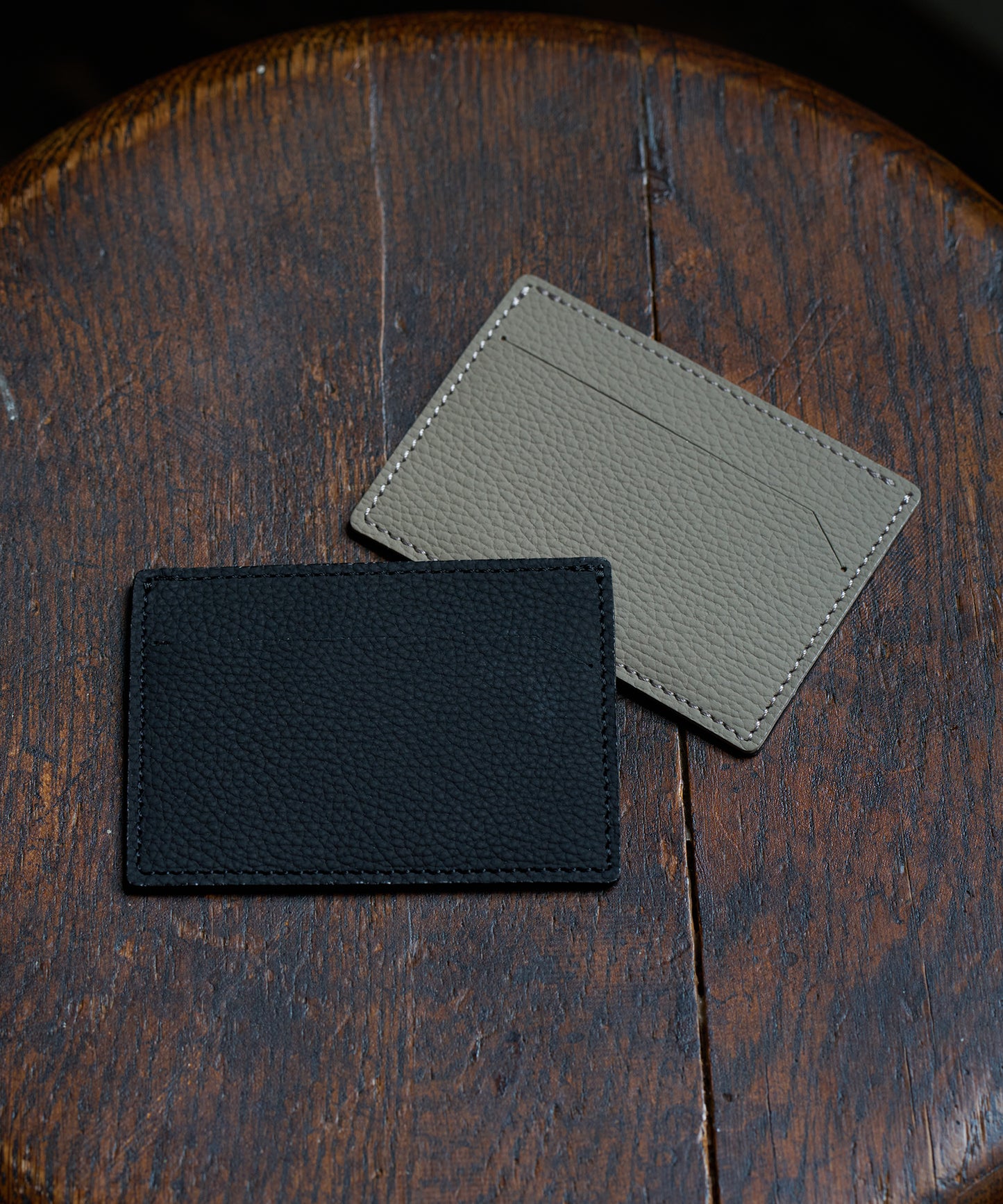 #51b/ Sleeve Pass Case (ink black) / cowhide "PHILIP"