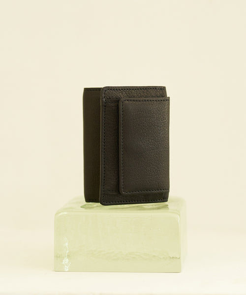 ケース/小銭入れ brick tokyo Walletsmall / Black REN / Tokyo 】A buffalo leather wallet packed with functionality