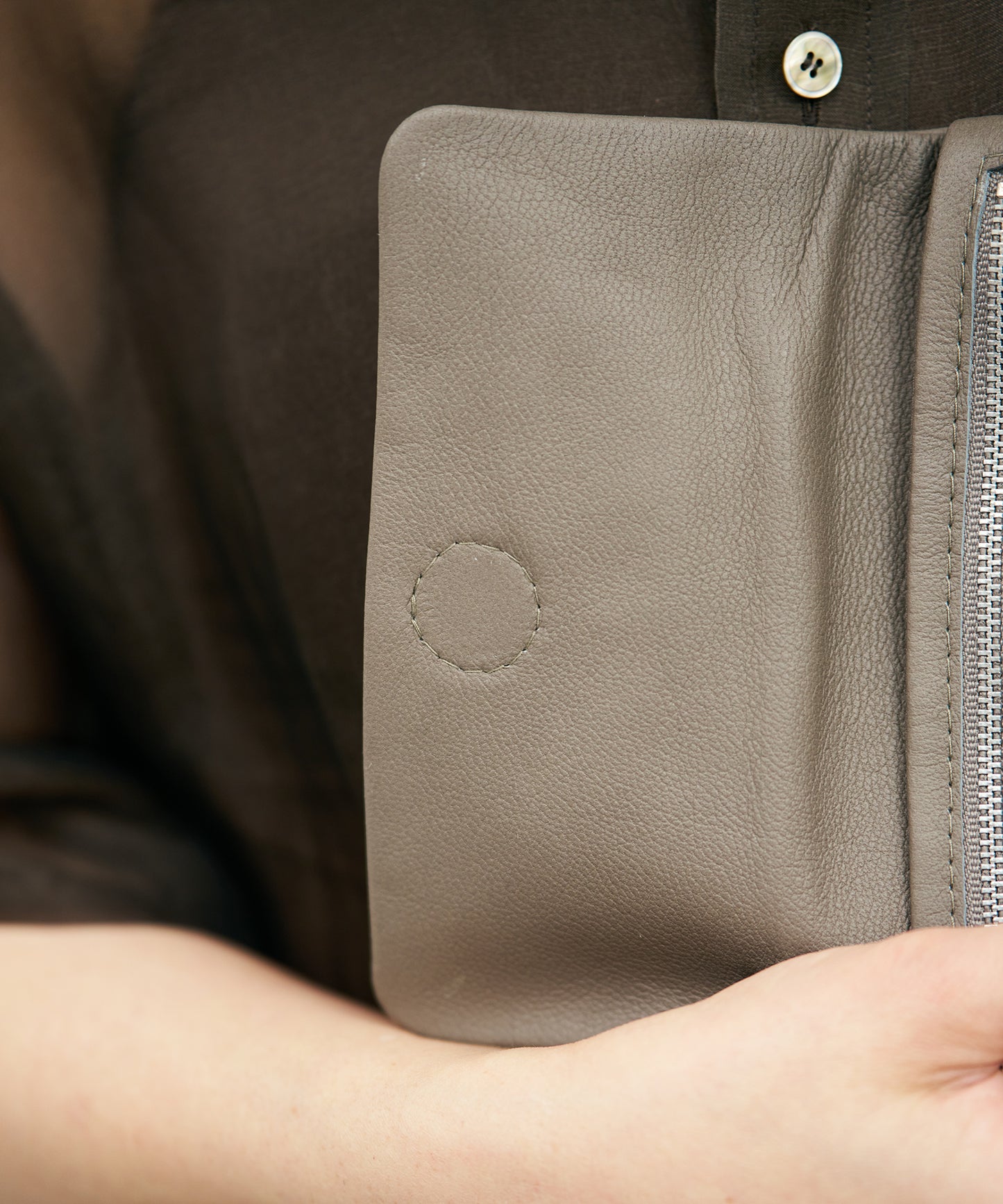 Flap Wallet - Greige / goatskin Bare