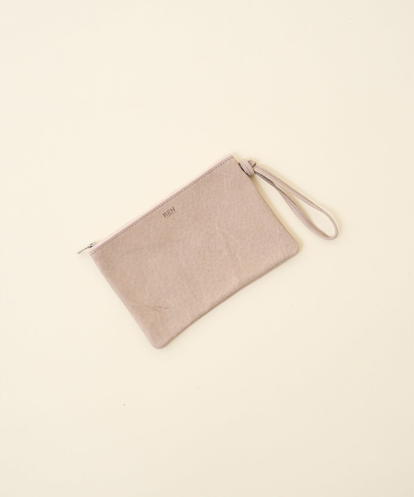 #30 / Classic pouch / pigskin "HALLIE"