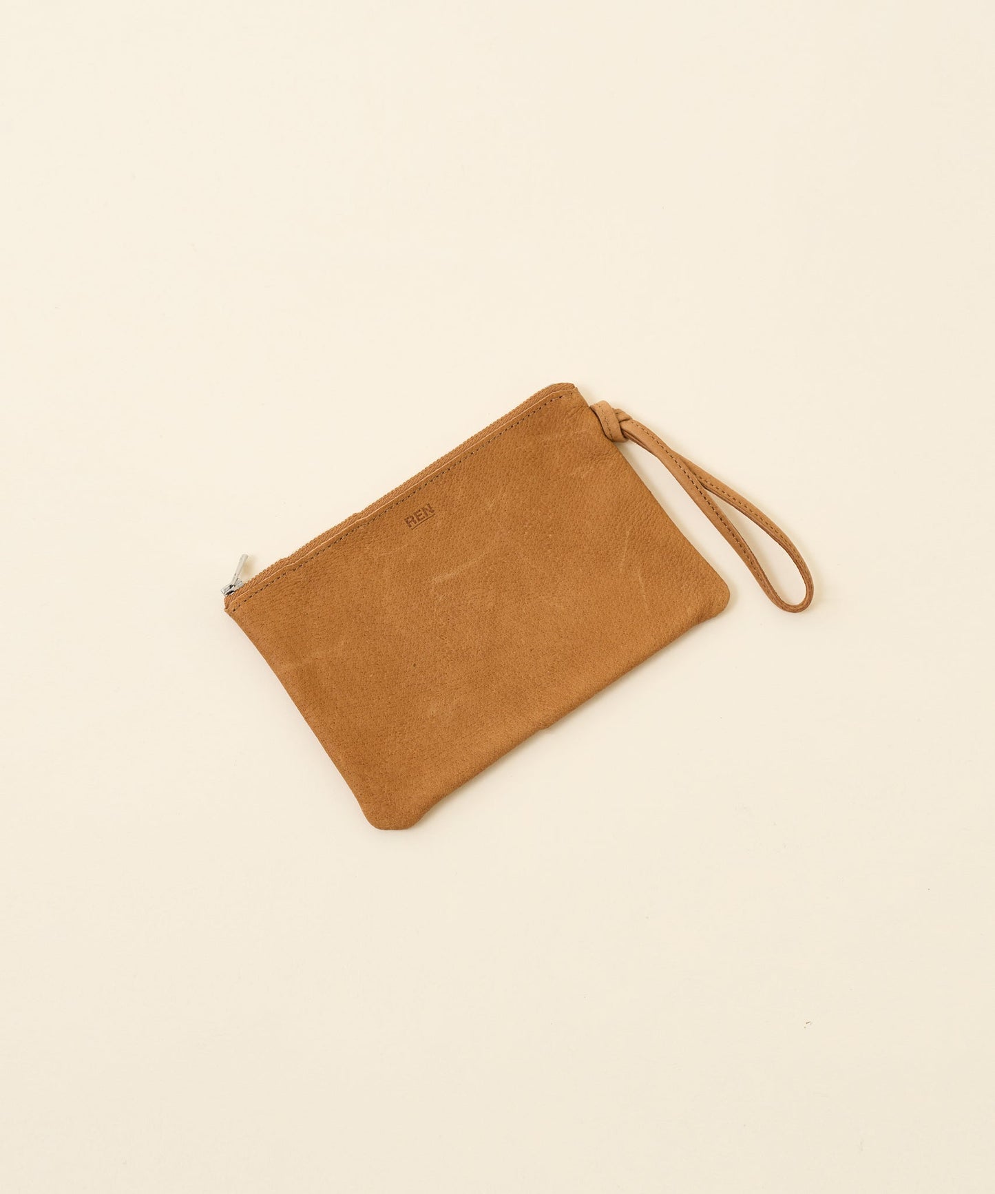 #30 / Classic pouch / pigskin "HALLIE"