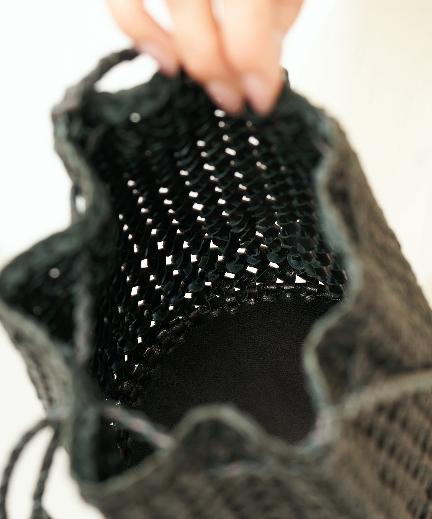 #16/ Tassel bottle shoulder (black) / goatskin "GOAT MESH "